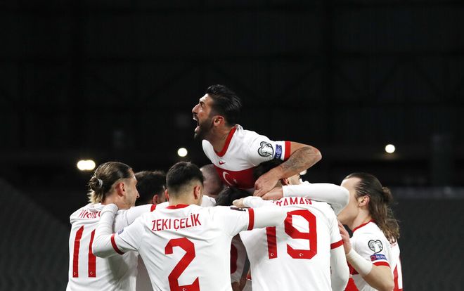 开云体育中国-关于阿根廷翻盘加拿大，德利赫特完成帽子戏法的信息