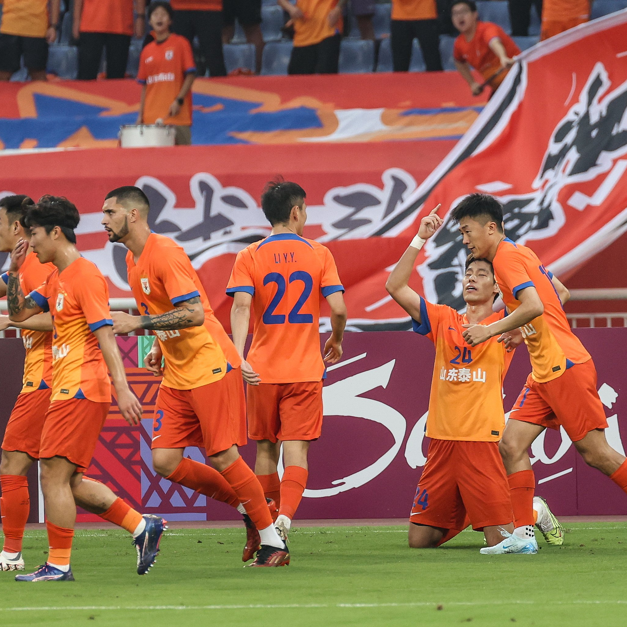 开云体育-强强对抗角逐不停歇，金牌争夺战愈演愈烈的简单介绍