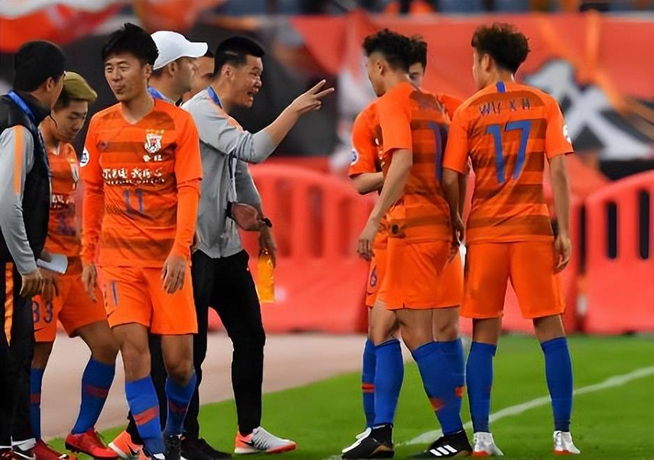 鲁能球员受伤被换下场,力帆取得胜利 鲁能球员受伤被换下场,力帆取得胜利