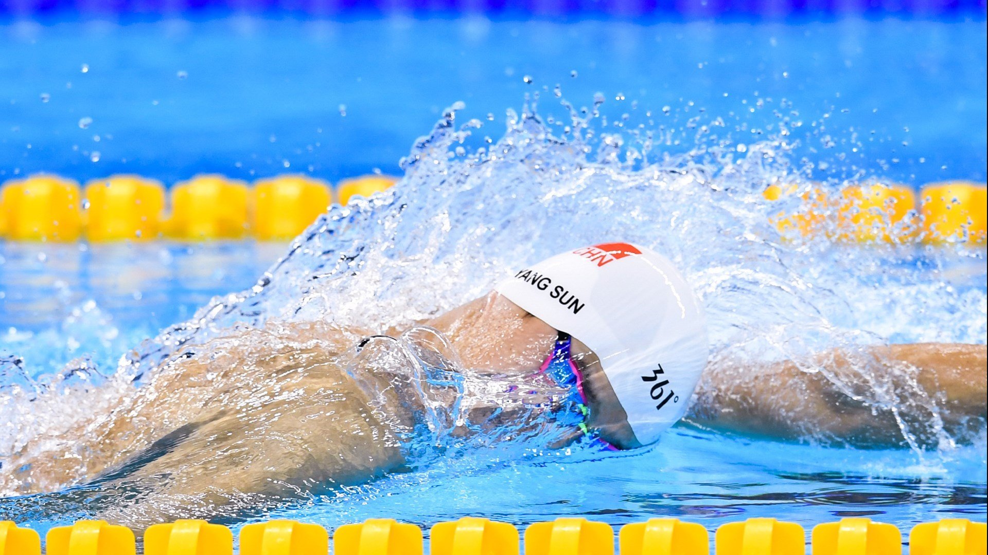 赛道与球场,速度与毅力的双重奏