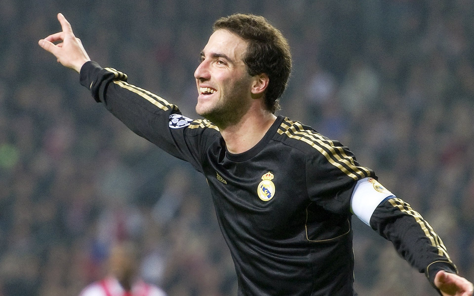 从悉尼到迈阿密,萨卡的跨洲征途与澳大利亚的洪都拉斯时刻