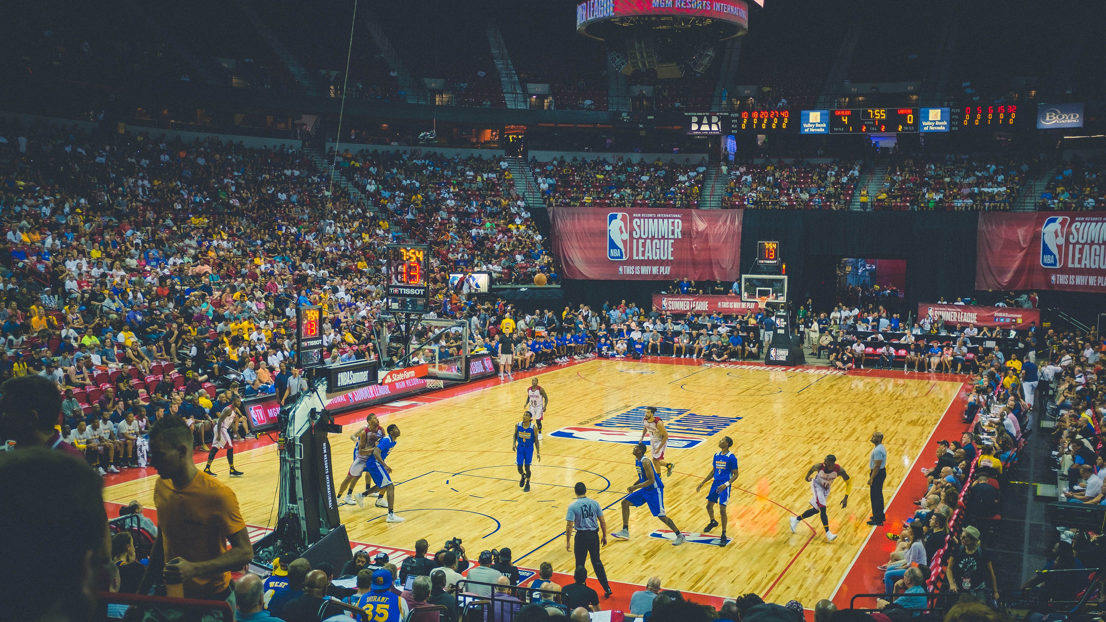 开云体育官方网站-当拜仁的胜利遇上卡马文加的统治力，一场定义德甲赛季的夜晚