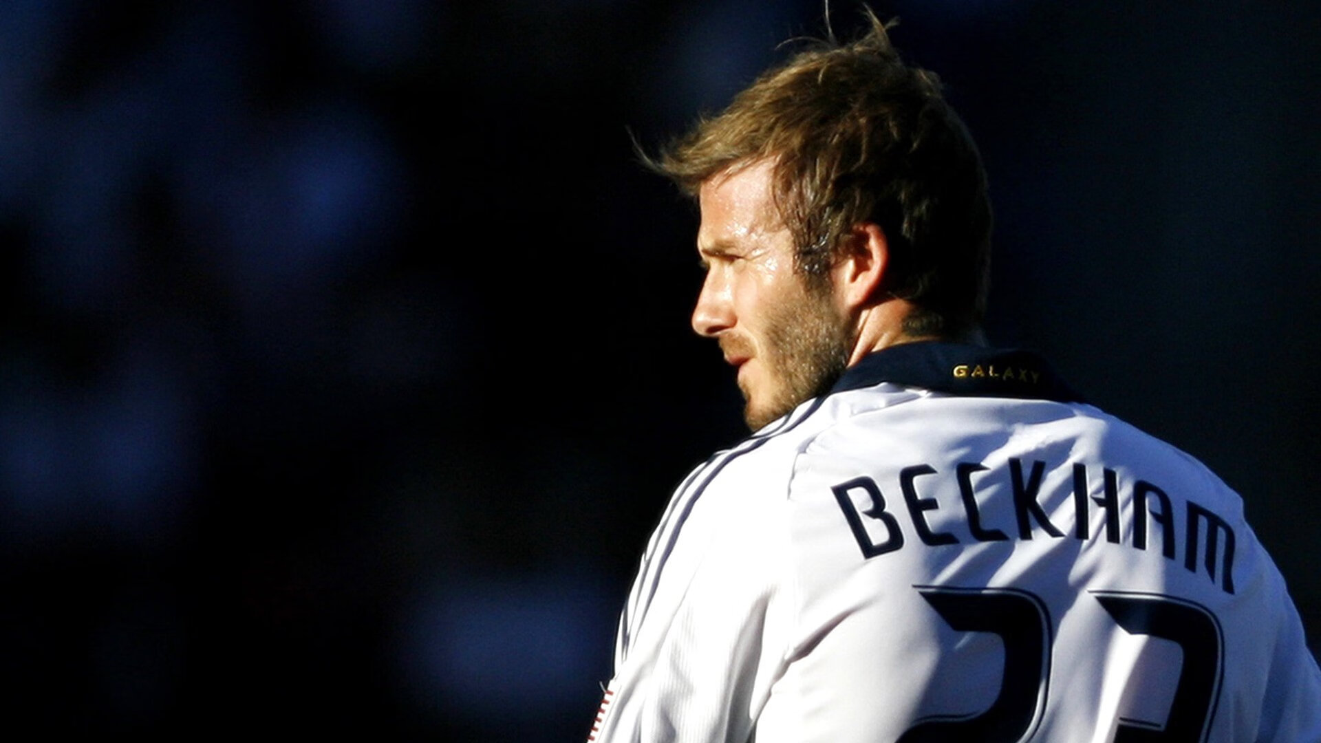 从安菲尔德到欧冠之巅，当利物浦的闪电战哲学遇上托尼的淘汰赛统治力